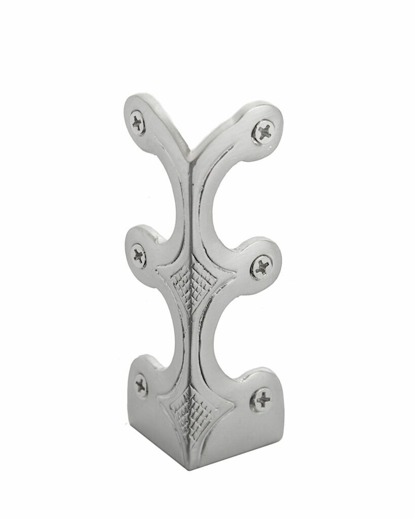 skirting corner protector made in satin nickel metal and decorative design