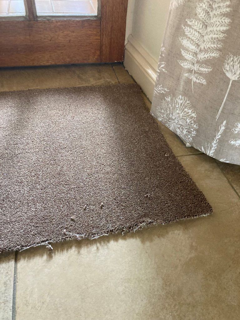 The best carpet mat edging - Easybind seals frayed rugs